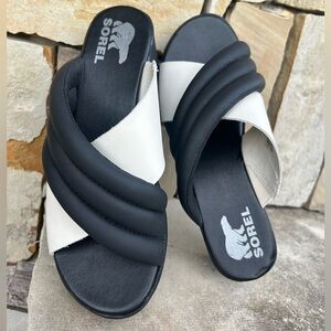 Sorel Women's Cameron Flat form wedge Two-Tone Mule Slide Sandals Sz-8.    F